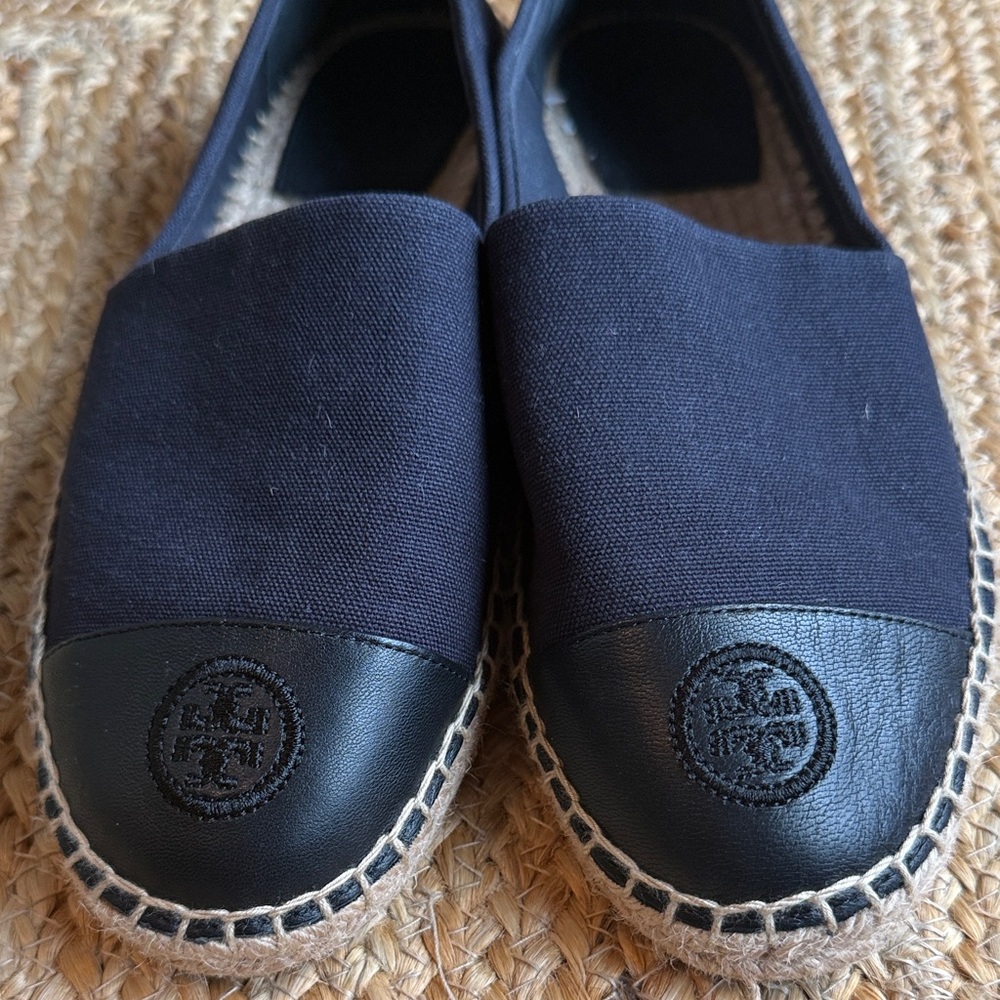 Tory Burch Color Block Canvas Leather Flat Espadrilles in navy and black Size 9 - Picture 2 of 8